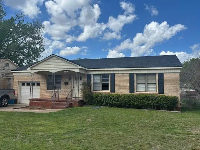 924 W Choctaw Street, Lindsay, OK 73052 - #1