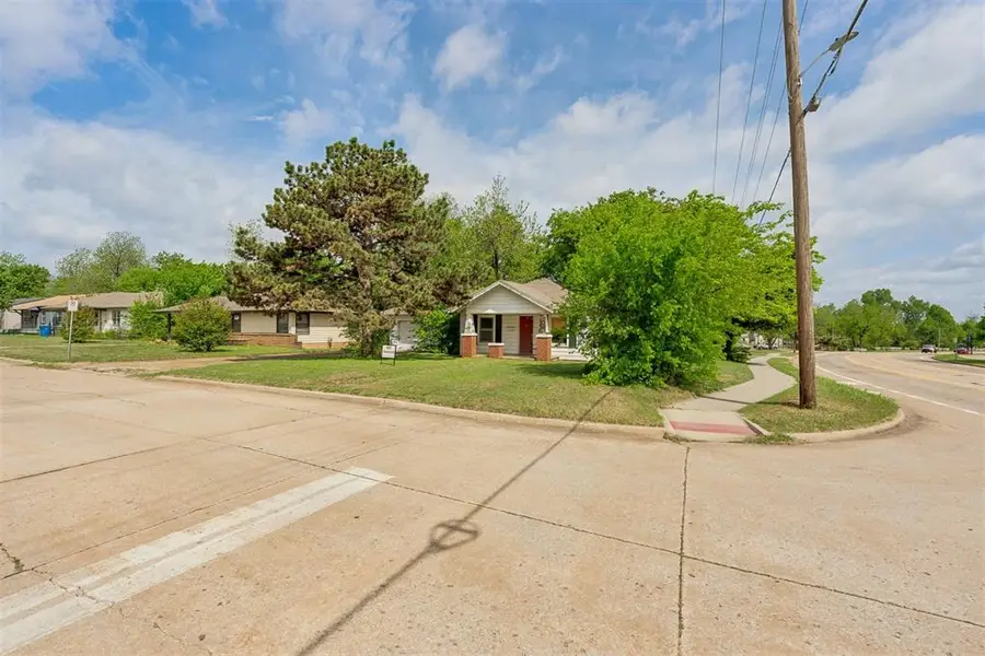 329 E Wayne Avenue, Edmond, OK 73034 - #2