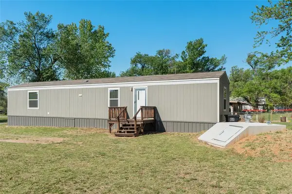 716 W 2nd Street, Watonga, OK 73772