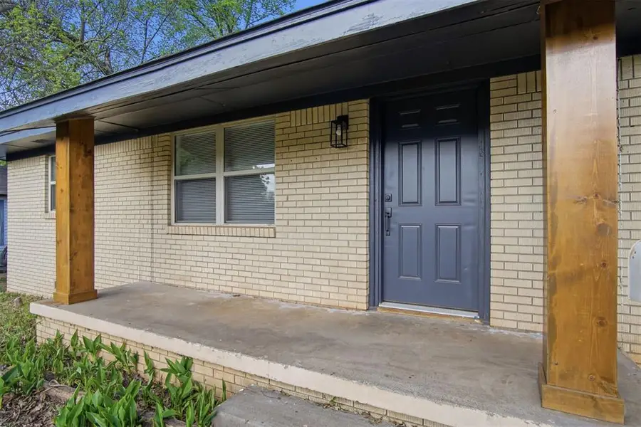 915 S 6th Street, Chickasha, OK 73018 - #3