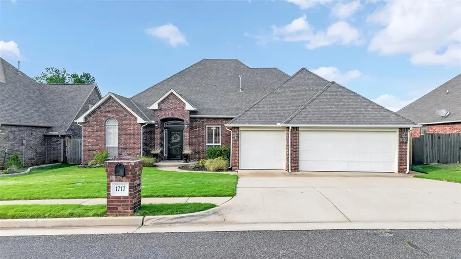 1717 Redland Drive, Edmond, OK 73003 - #2