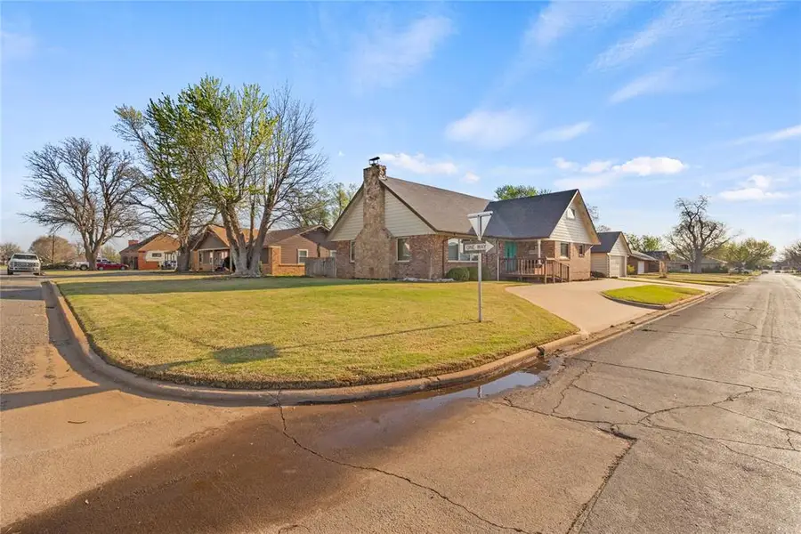 501 E Walnut Street, Fairview, OK 73737 - #2