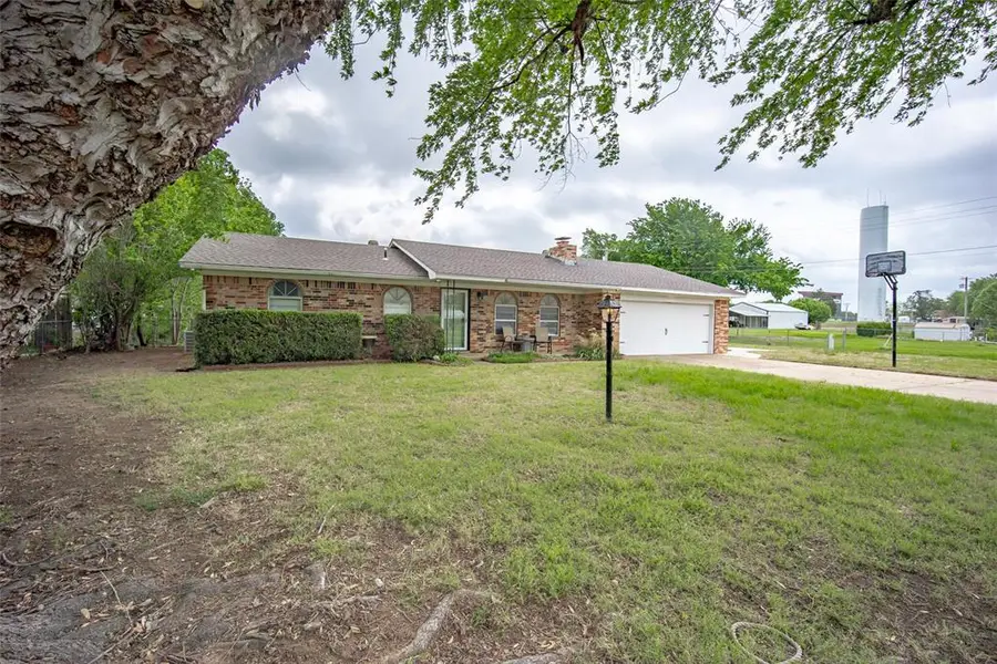 302 NW 1st Street, Tuttle, OK 73089 - #3