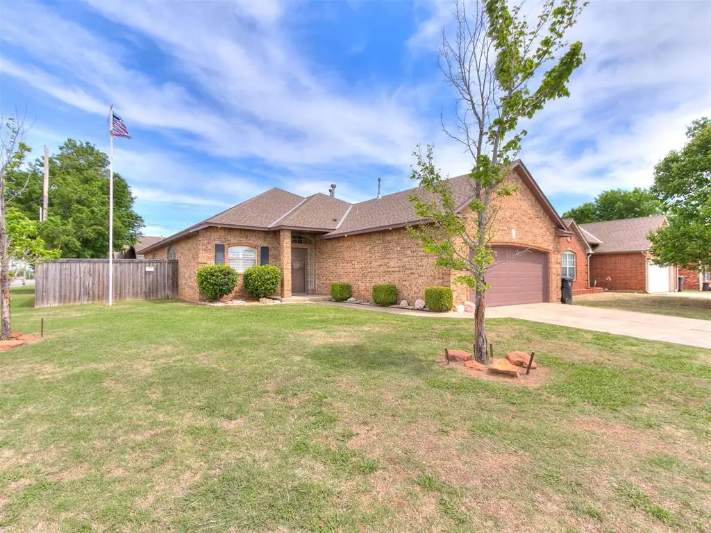 1041 Cambridge Court, Moore, OK 73160 - #1