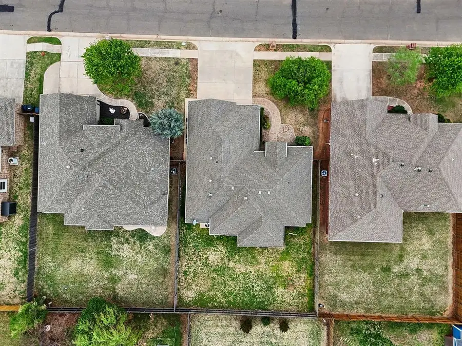 16105 Bravado Place, Edmond, OK 73013 - #2