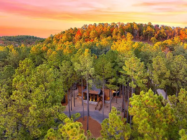 211 Western Pine Trail, Broken Bow, OK 74728