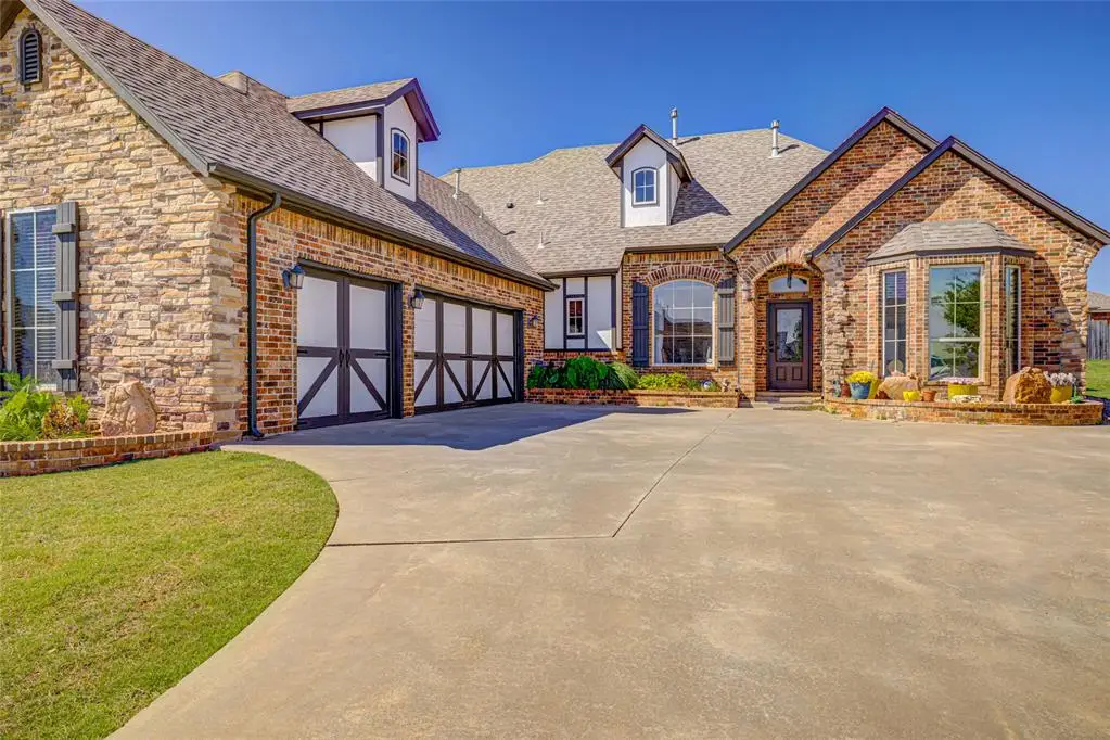 2433 SE 12th Street, Moore, OK 73160 - #1