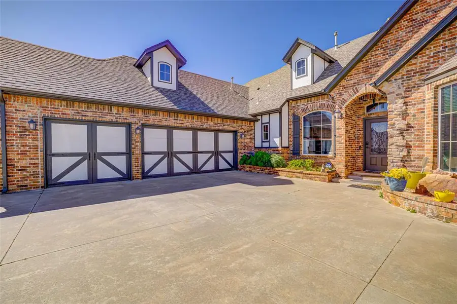 2433 SE 12th Street, Moore, OK 73160 - #2