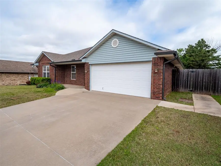 2264 Gray Dove Drive, Shawnee, OK 74804 - #2