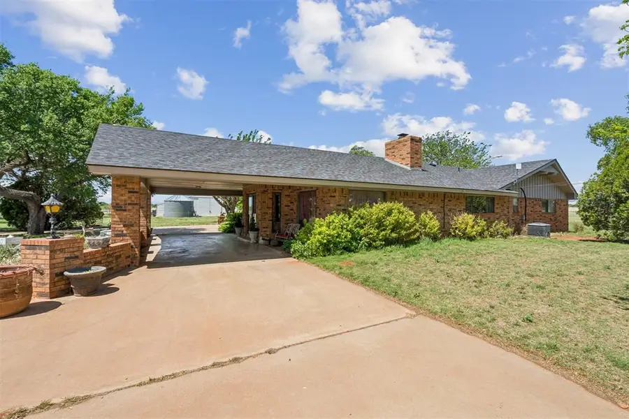 21749 E 1150 Road, Foss, OK 73647 - #2