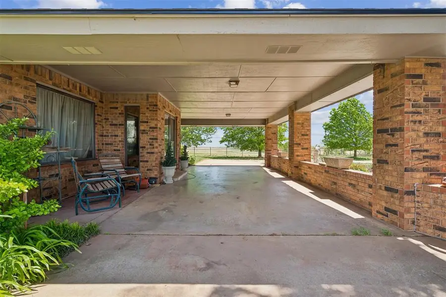 21749 E 1150 Road, Foss, OK 73647 - #3