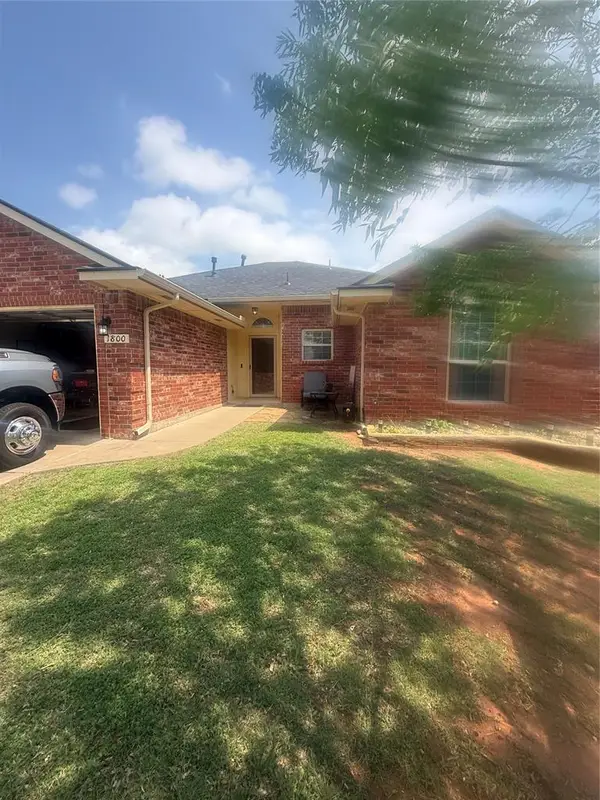 1800 Meadow Run Drive, Moore, OK 73160