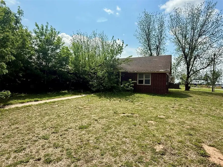 504 E 2nd Street, Calumet, OK 73014 - #3