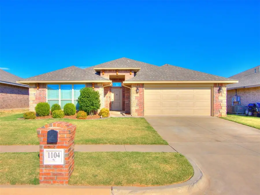 1104 Hickory Creek Drive, Yukon, OK 73099 - #3