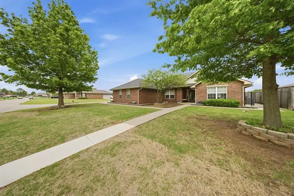 2317 Whispering Pine Boulevard, Shawnee, OK 74804