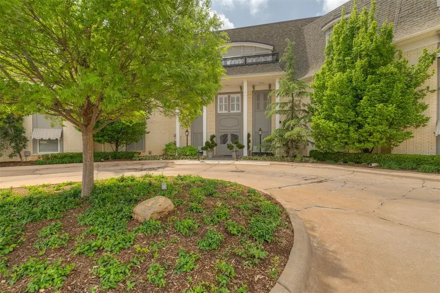 1114 Sherwood Lane #B-2, Nichols Hills, OK 73116 - #3