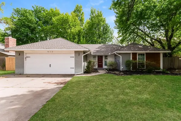 812 Lakeside Circle, Edmond, OK 73012