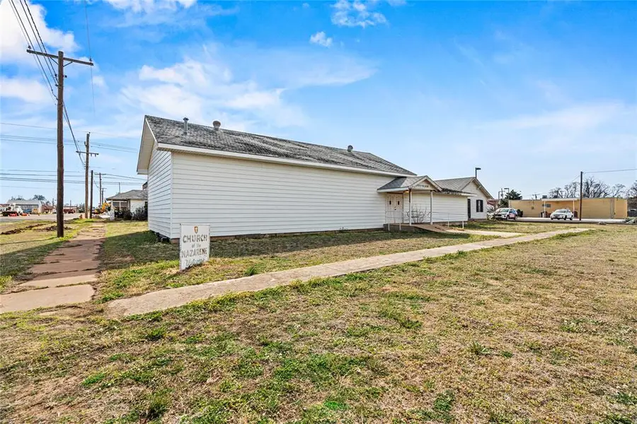 602 D Street, Snyder, OK 73566 - #3