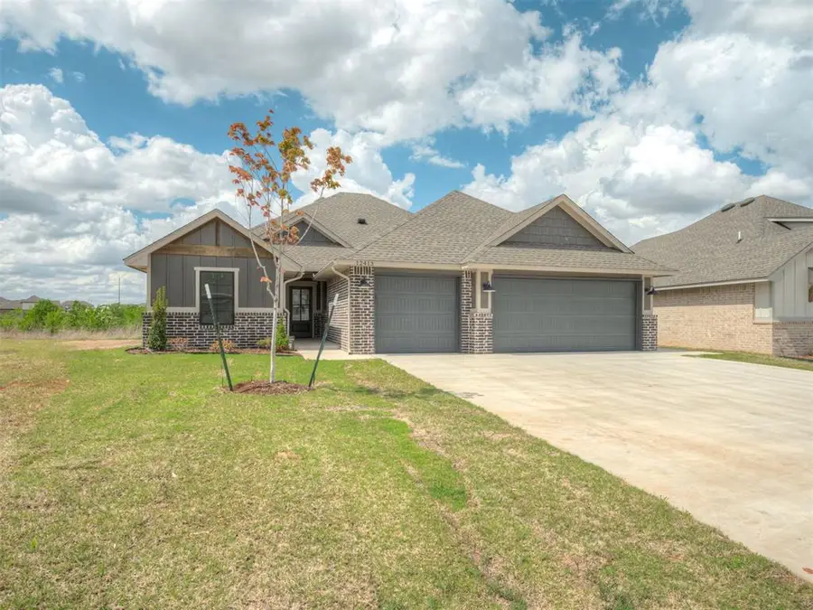 12413 Dolche Vita Street, Yukon, OK 73099 - #2