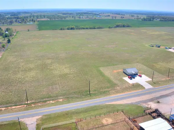 14597 W Crescent Dover Road, Crescent, OK 73028