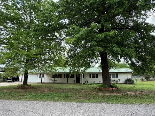 324 S Main Street, McLoud, OK 74851