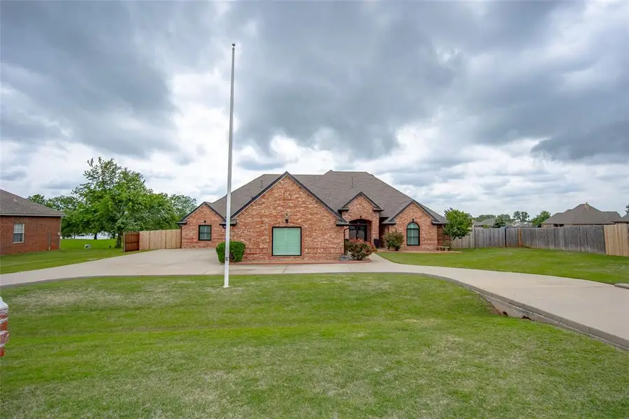 3012 Twin Lake Drive, Moore, OK 73165 - #3