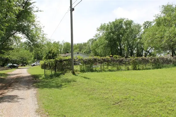 1020 W Oakland Street, Shawnee, OK 74801