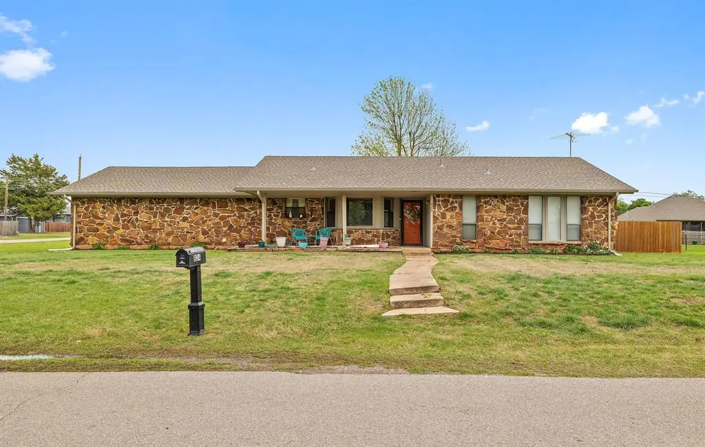 824 N Madison Avenue, Blanchard, OK 73010 - #1