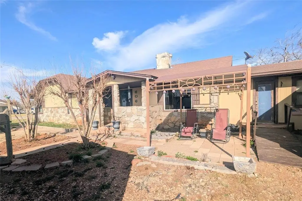 606 E Normal Street, Cordell, OK 73632 - #1