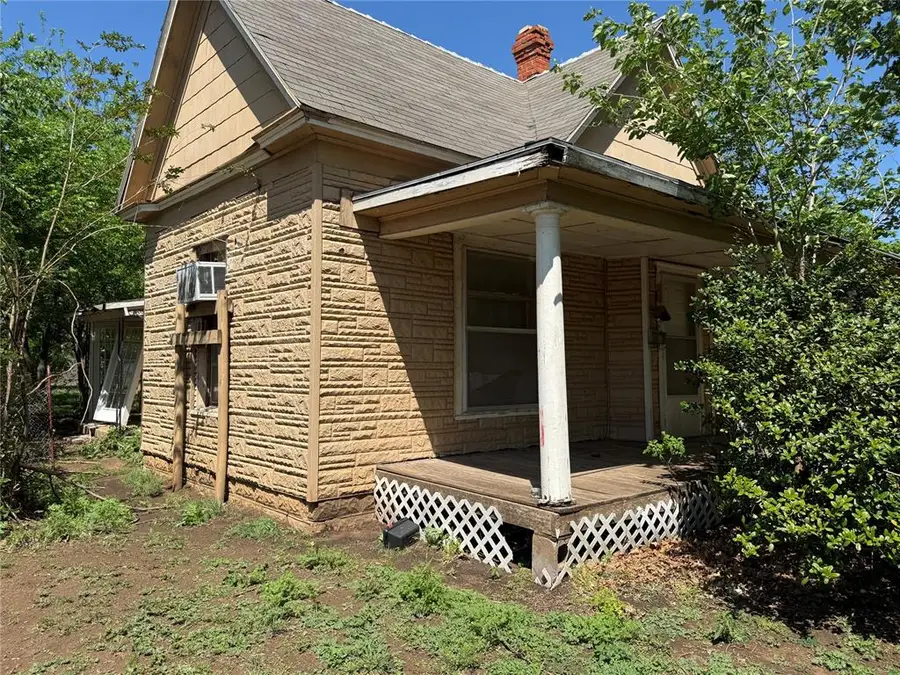 726 S 15th Street, Chickasha, OK 73018 - #3