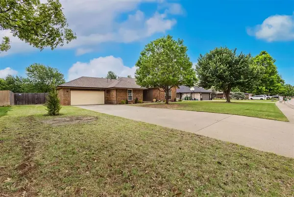 4717 Skytrail Street, Yukon, OK 73099
