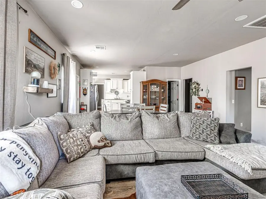 1905 N Park Avenue, Shawnee, OK 74804 - #2