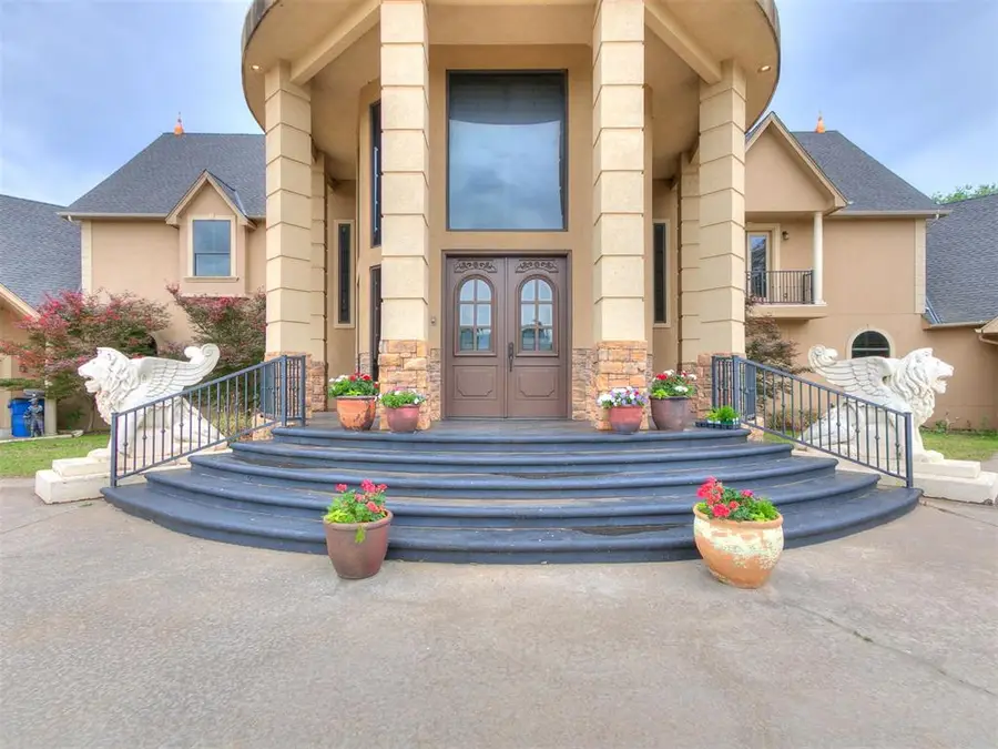 1801 W Carolina Avenue, Chickasha, OK 73018 - #2