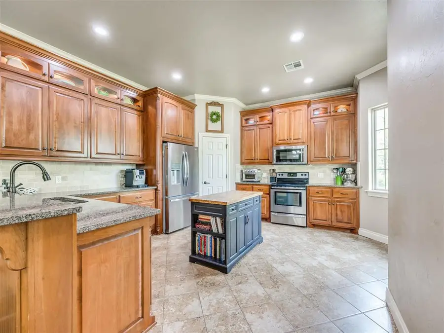 5208 Old Lantern Way, Choctaw, OK 73020 - #2