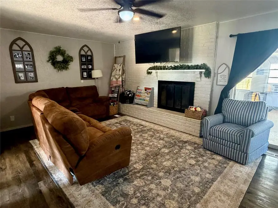 124 Rawlings, Clinton, OK 73601 - #3