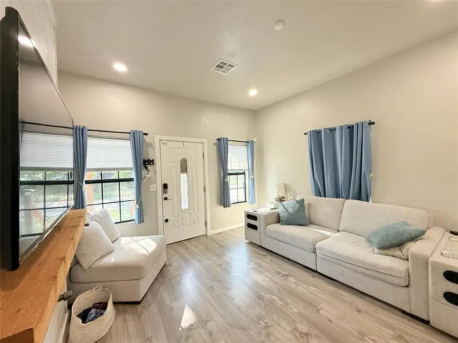 419 S 7th Street, Chickasha, OK 73018 - #3