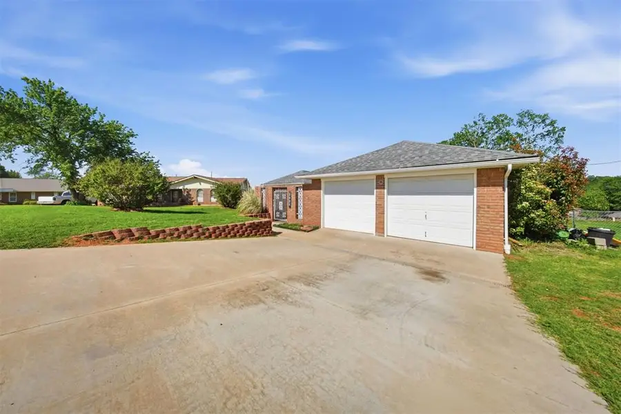 1743 E Ridgeview Terrace, Mustang, OK 73064 - #3