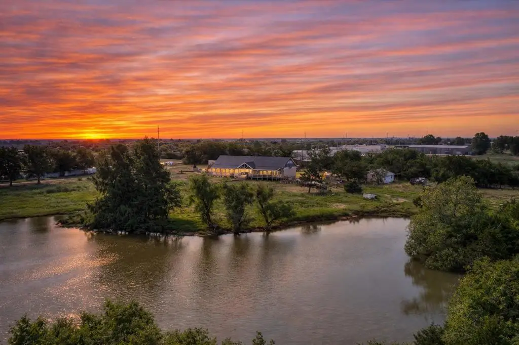 4124 E Horseshoe Lane, Moore, OK 73160 - #1