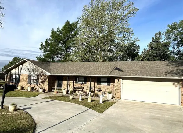 221 Sooner Road, Holdenville, OK 74848