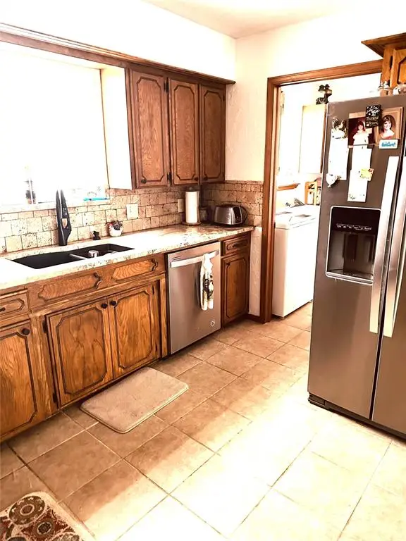 221 Sooner Road, Holdenville, OK 74848 - #3