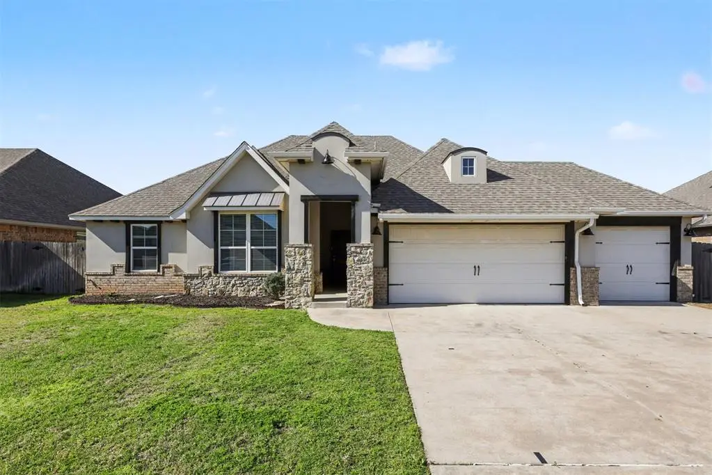 11205 SW 41st Terrace, Mustang, OK 73064 - #1