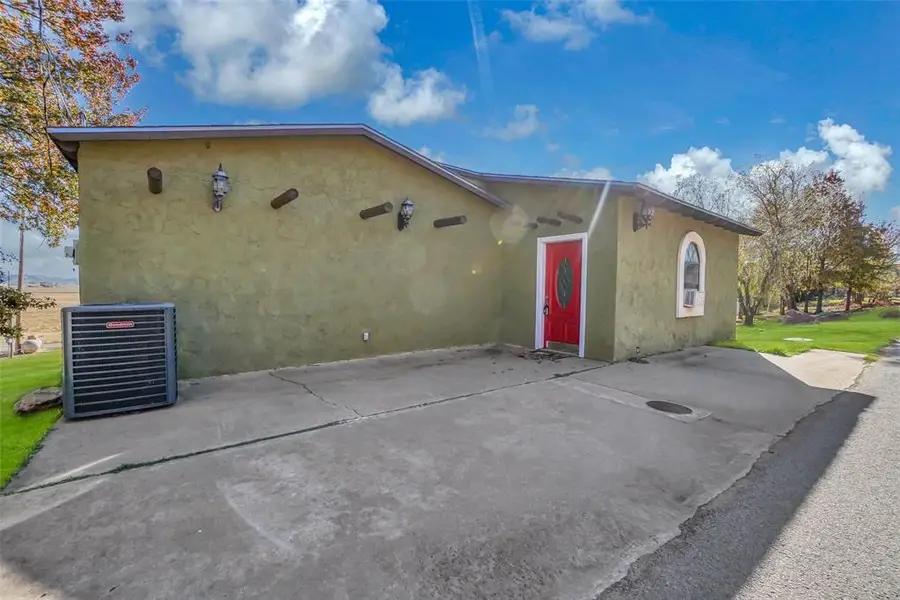 51 Hicks Mountain Rd Road, Lone Wolf, OK 73655 - #2