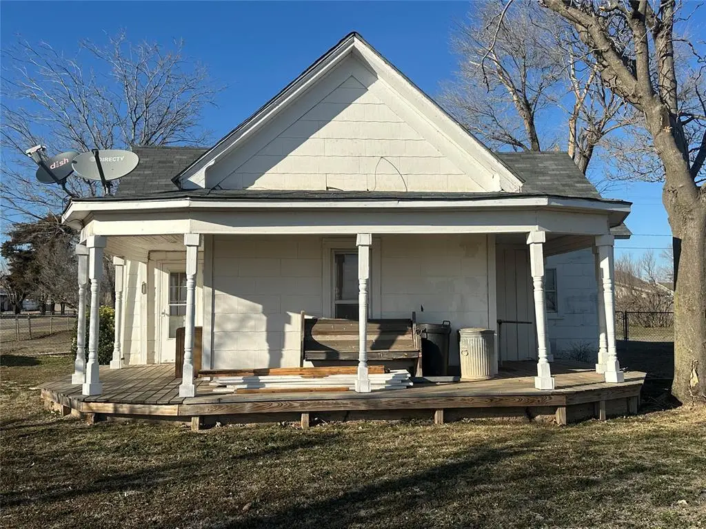 100 Chickasaw Avenue, Duke, OK 73532 - #1