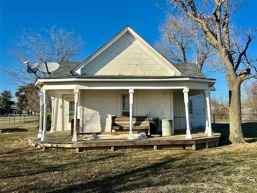 100 Chickasaw Avenue, Duke, OK 73532 - #3