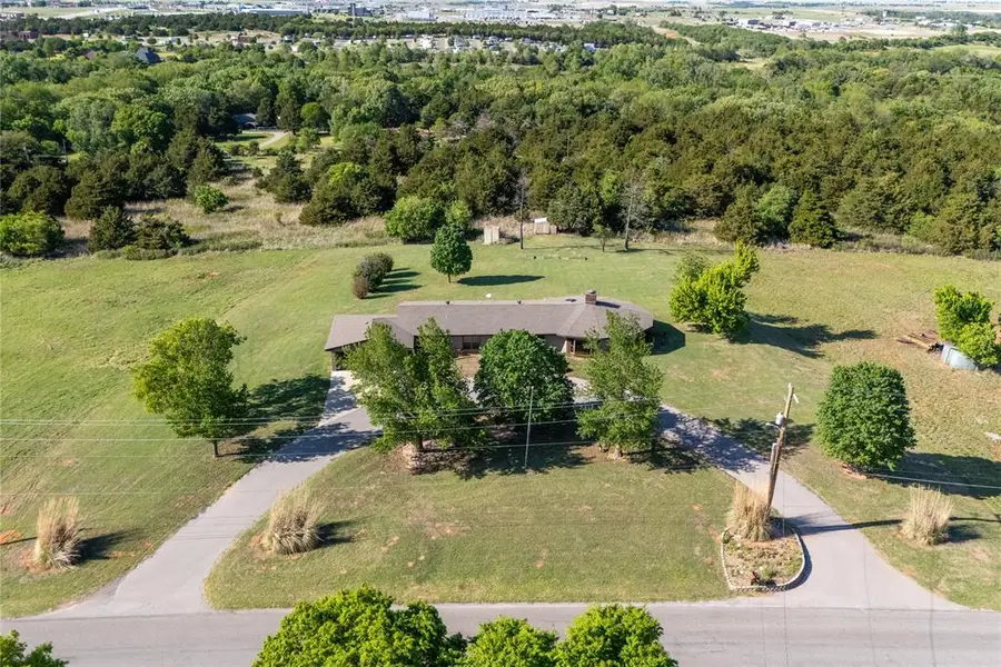 24331 E 1030 Road, Weatherford, OK 73096 - #2