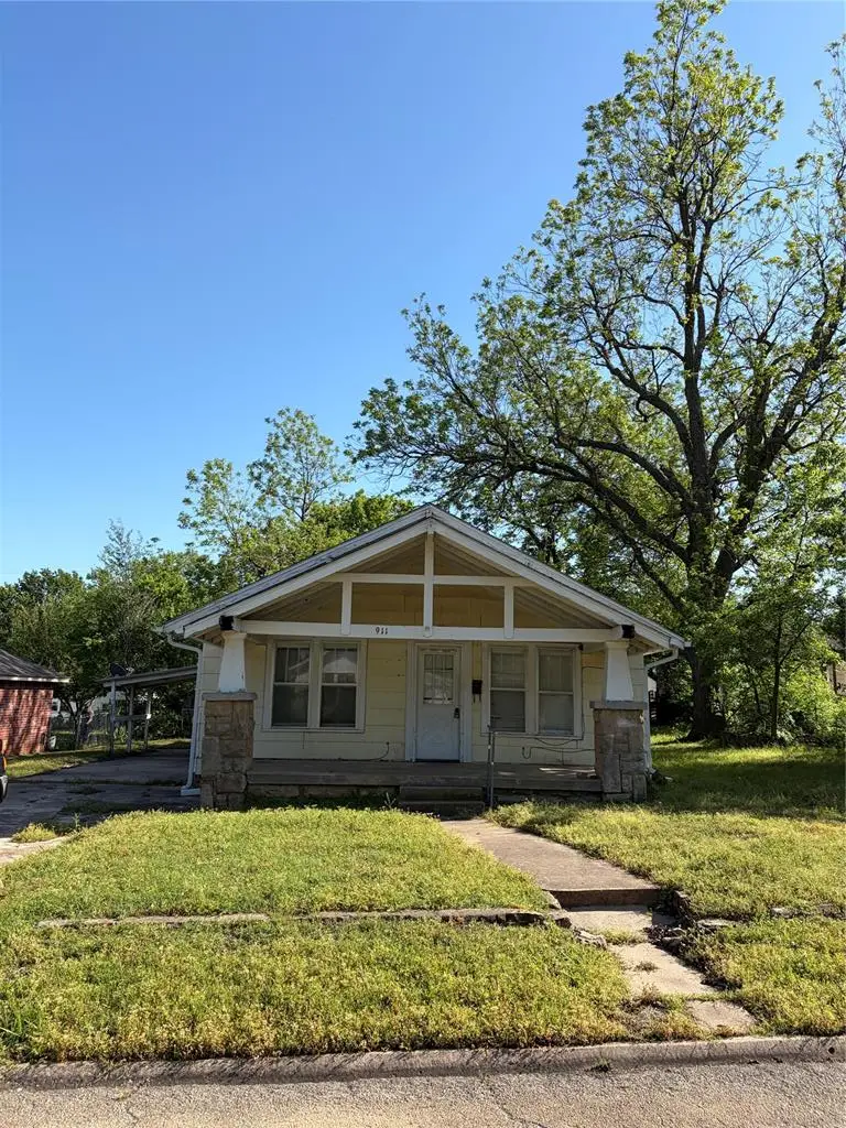 911 E 3rd Street, Cushing, OK 74023 - #1
