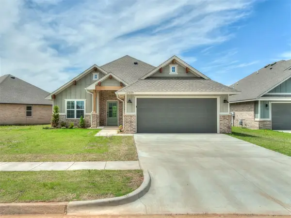 12509 Dolche Vita Drive, Yukon, OK 73099