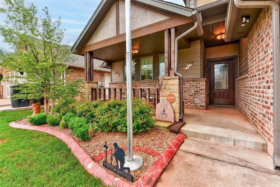 2712 Pebble Creek Street, Moore, OK 73160 - #2