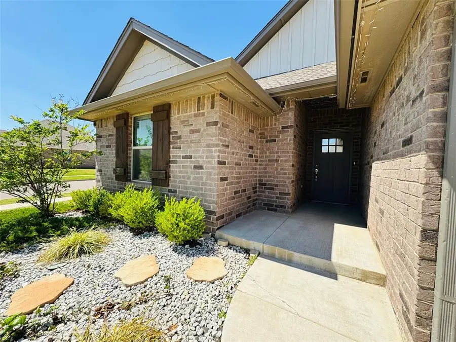 8901 Poppey Place, Yukon, OK 73099 - #2