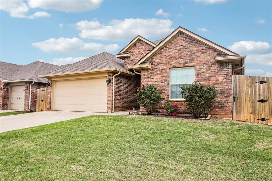 846 SW 14th Street, Moore, OK 73160 - #2